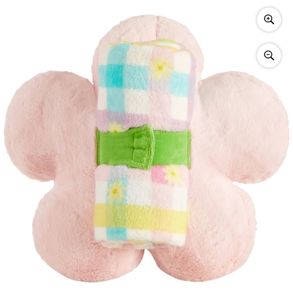 Your Zone 16" Huggable Flower Pillow & 50" x 60" Throw
Set- NWT - Picture 4 of 6